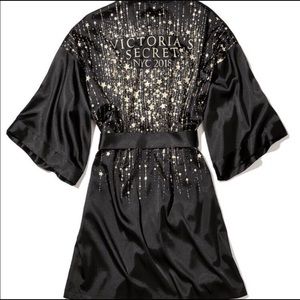 Victoria’s Secret fashion show robe 2018!